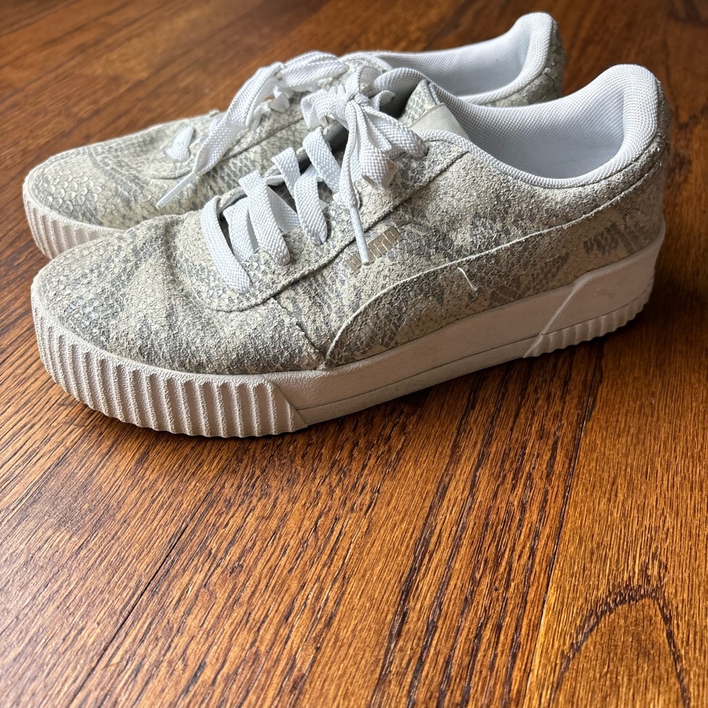 Women’s White Grey Snake Print Puma Sneakers Size 8